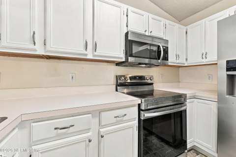 4926 Garden Moss Circle, Jacksonville FL - photo 16 of 39