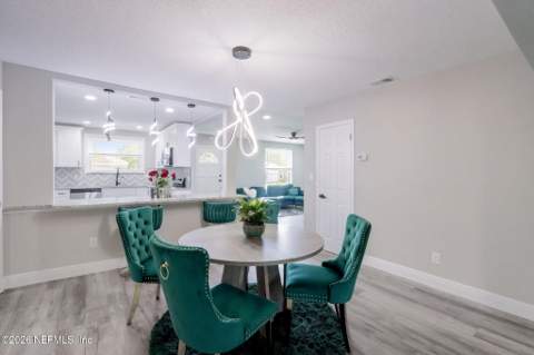 332 Tidewater Circle, Jacksonville FL - photo 8 of 40