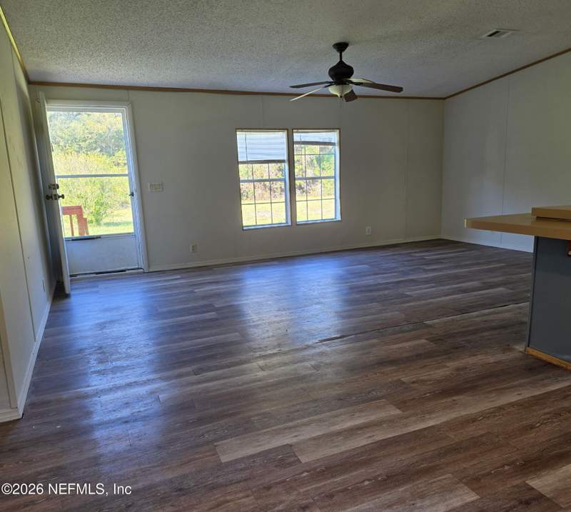 3 bedroom Mobile Home at 136 E Moccasin Creek Lane, Moccasin Creek, Palatka — photo 4