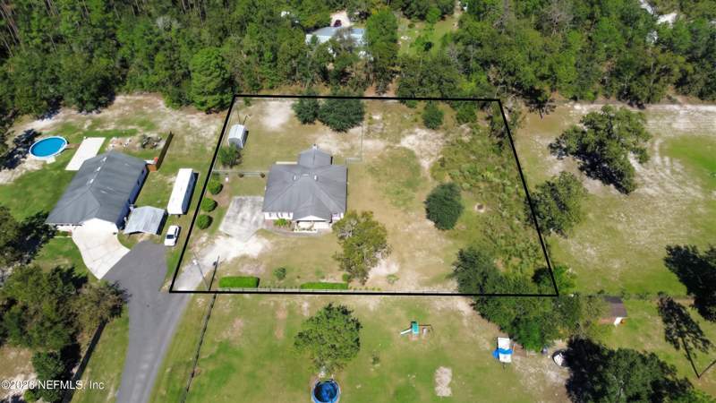 4 bedroom Single Family Residence at 3994 Bronco Road, Longbay, Middleburg — photo 2