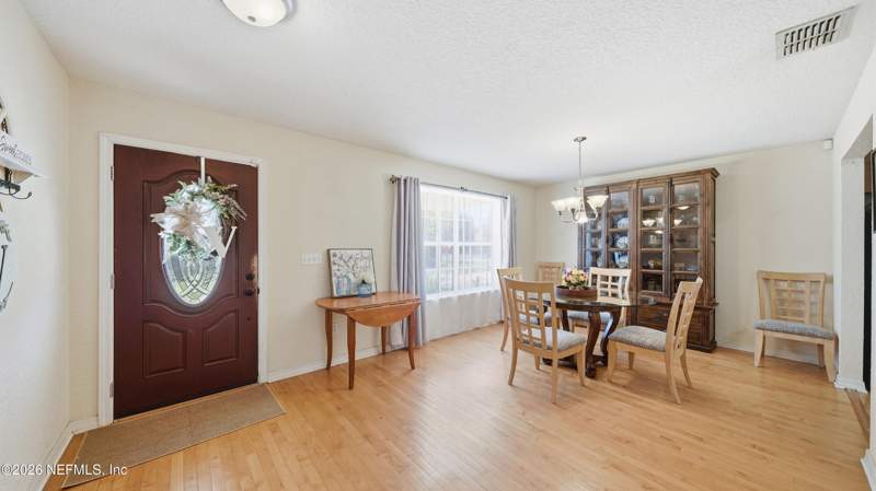 4 bedroom Single Family Residence at 3994 Bronco Road, Longbay, Middleburg — photo 4