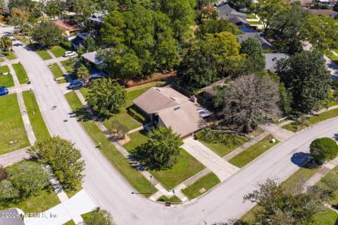 3362 Chrysler Drive, Jacksonville FL - photo 6 of 48