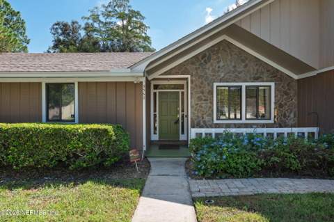 3362 Chrysler Drive, Jacksonville FL - photo 8 of 48