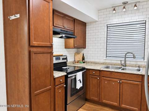 7446 Centauri Road, Jacksonville FL - photo 9 of 35
