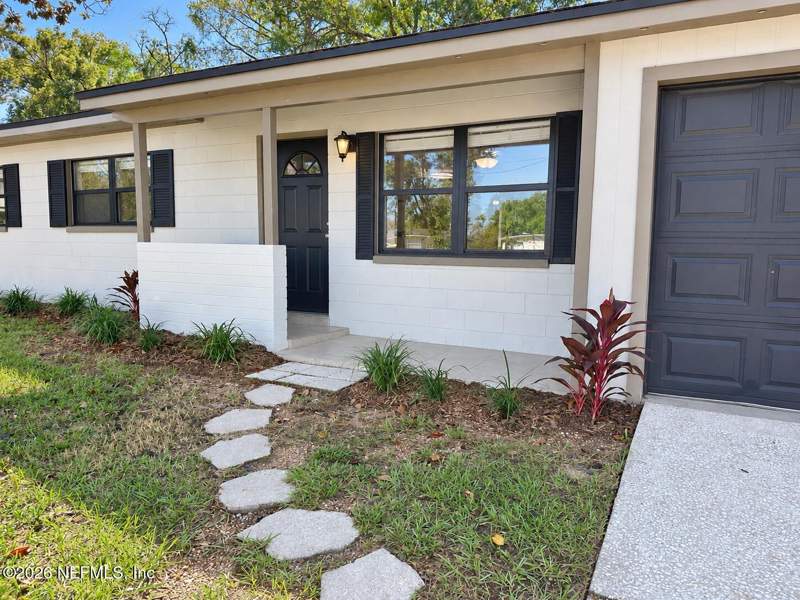 3 bedroom Single Family Residence at 7446 Centauri Road, Oak Hill, Jacksonville — photo 2