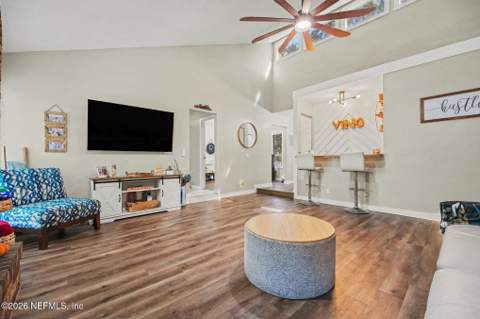 12082 Hidden Hills Drive, Jacksonville FL - photo 7 of 33