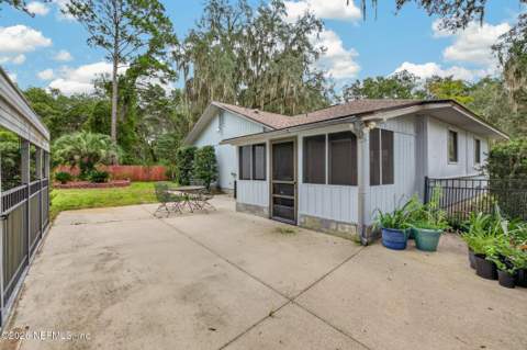657 SE 2nd Avenue, Melrose FL - photo 7 of 71