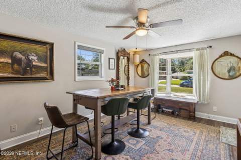 5223 Hollycrest Drive, Jacksonville FL - photo 6 of 39