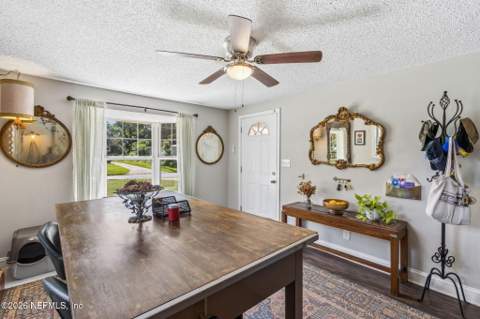 5223 Hollycrest Drive, Jacksonville FL - photo 7 of 39