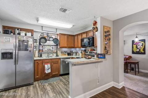 5223 Hollycrest Drive, Jacksonville FL - photo 13 of 39