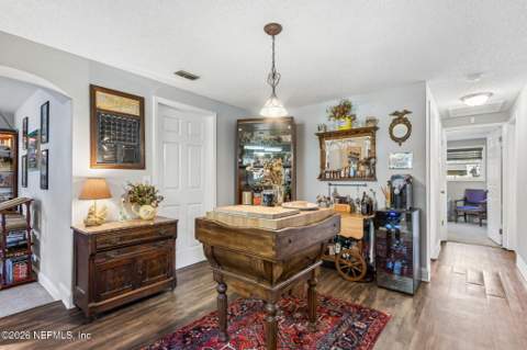 5223 Hollycrest Drive, Jacksonville FL - photo 14 of 39