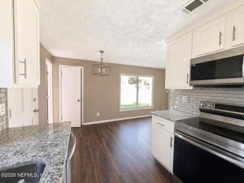 514 Valderia Drive, Orange Park FL - photo 11 of 32