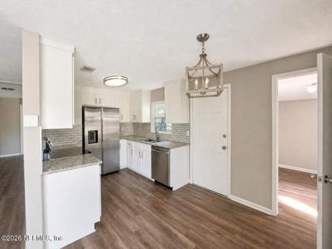 514 Valderia Drive, Orange Park FL - photo 8 of 32
