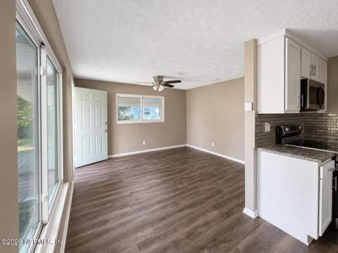 514 Valderia Drive, Orange Park FL - photo 10 of 32