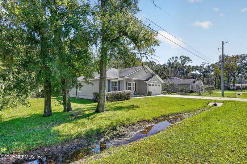 4 bedroom Single Family Residence at 6121 Judy Drive, Delray Manor, Jacksonville — photo 4