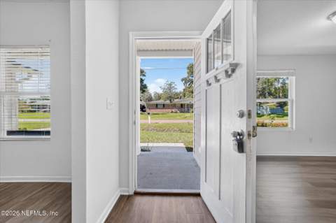 6121 Judy Drive, Jacksonville FL - photo 7 of 47