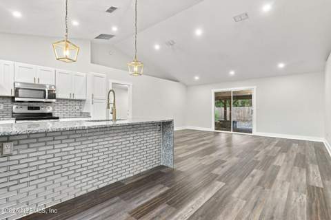 5015 Verdis Street, Jacksonville FL - photo 9 of 50