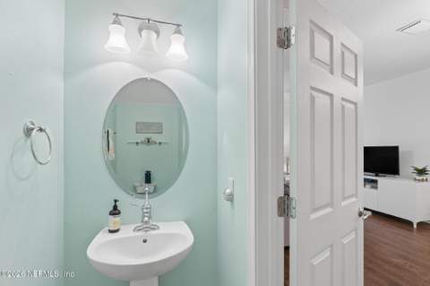 6975 Roundleaf Drive, Jacksonville FL - photo 17 of 47