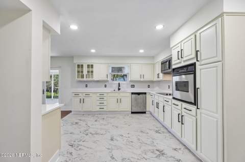10206 N Shoreview, Jacksonville FL - photo 19 of 49