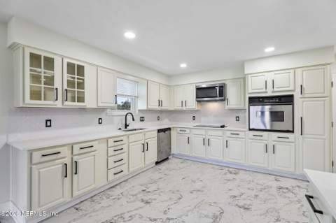 10206 N Shoreview, Jacksonville FL - photo 20 of 49