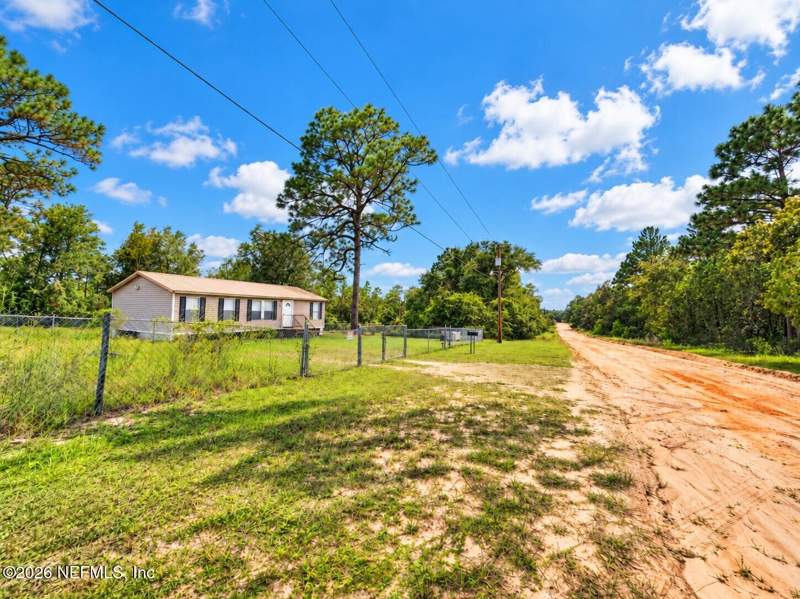 3 bedroom Manufactured Home at 119 Caracas Street, Interlachen Lakes Estates, Interlachen — photo 3