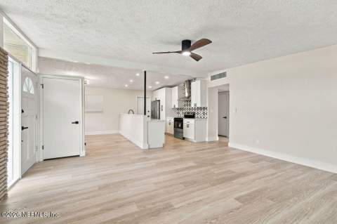 901 Townsend Boulevard, Jacksonville FL - photo 6 of 19