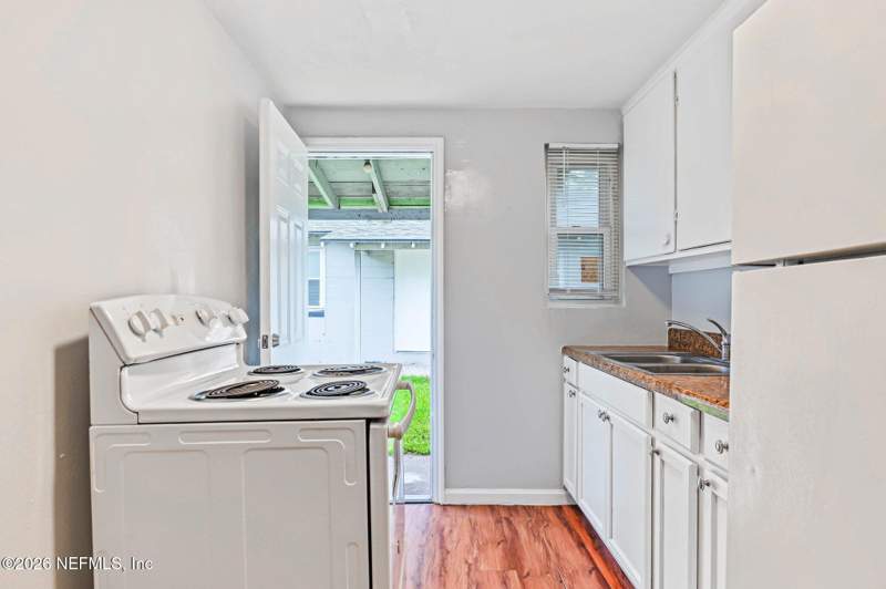 4 bedroom Duplex at 2114 Brooklyn Road, Estates At Aloma Woods Ph 3, Jacksonville — photo 2