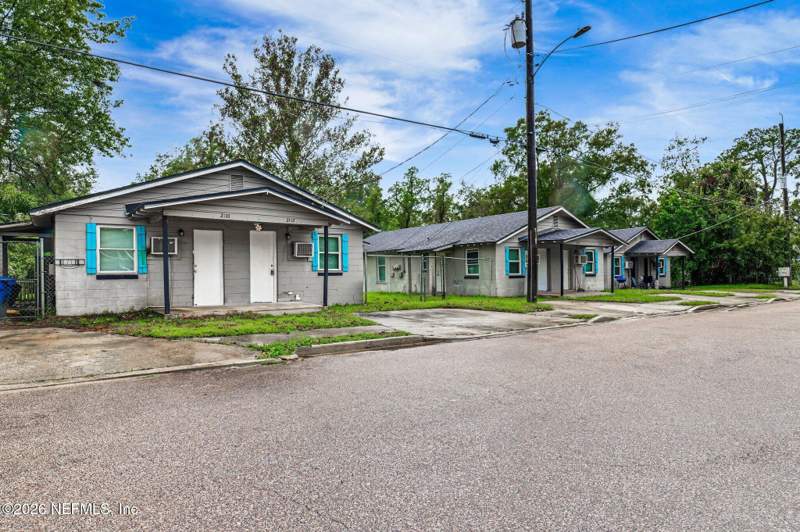 4 bedroom Duplex at 2118 Brooklyn Road, Estates At Aloma Woods Ph 3, Jacksonville — photo 2