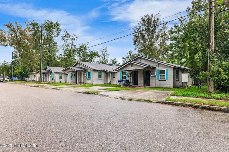 4 bedroom Duplex at 2118 Brooklyn Road, Estates At Aloma Woods Ph 3, Jacksonville — photo 3