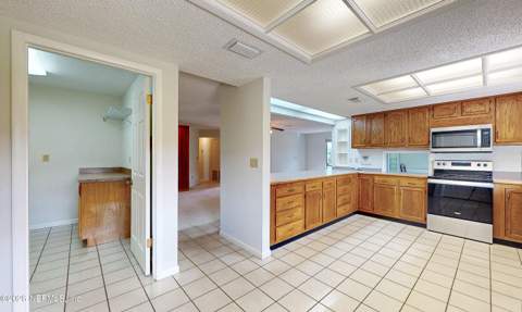 1028 Lake Asbury Drive, Green Cove Springs FL - photo 16 of 48