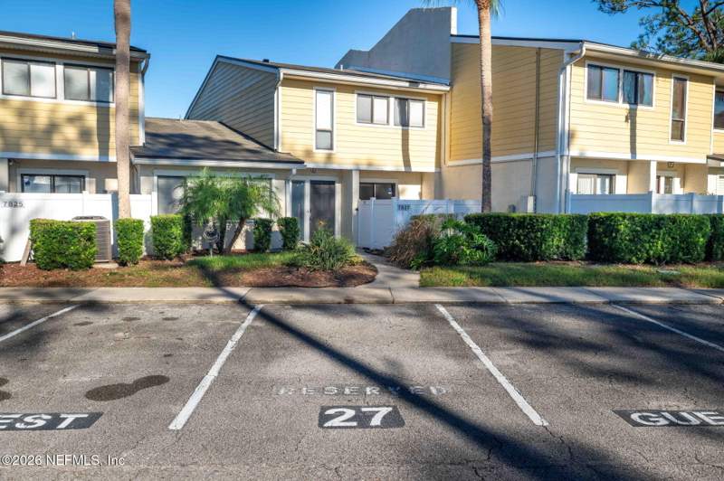 3 bedroom Condominium at 7827 La Sierra Court #7827, Los Lagos, Jacksonville — photo 3
