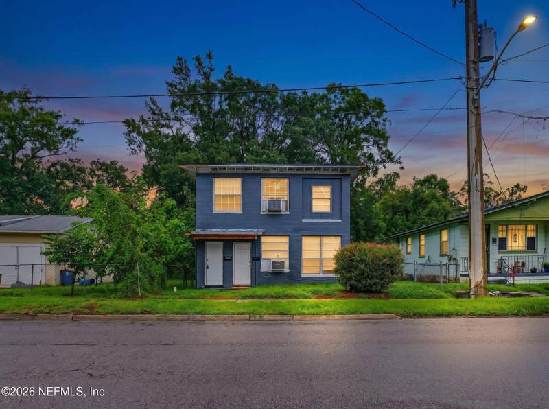 4 bedroom Duplex at 1925 Ella Street, Estates At Aloma Woods Ph 3, Jacksonville — photo 2