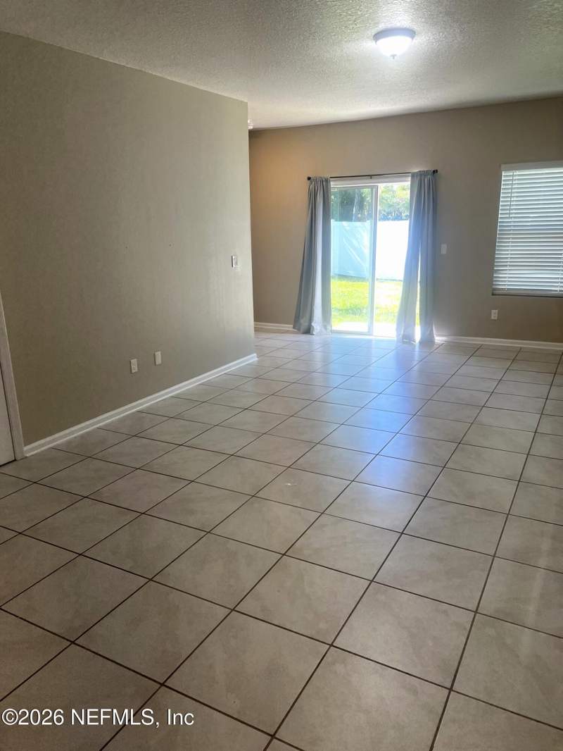 3 bedroom Townhouse at 923 Capitol Parkway, Capitol Park East, Jacksonville — photo 3