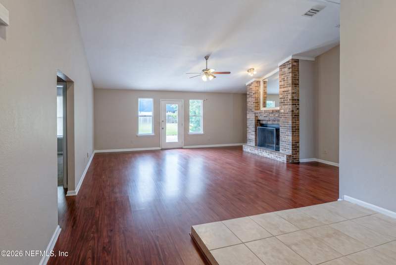 3 bedroom Single Family Residence at 3363 Hampstead Drive, Cobblestone, Jacksonville — photo 2