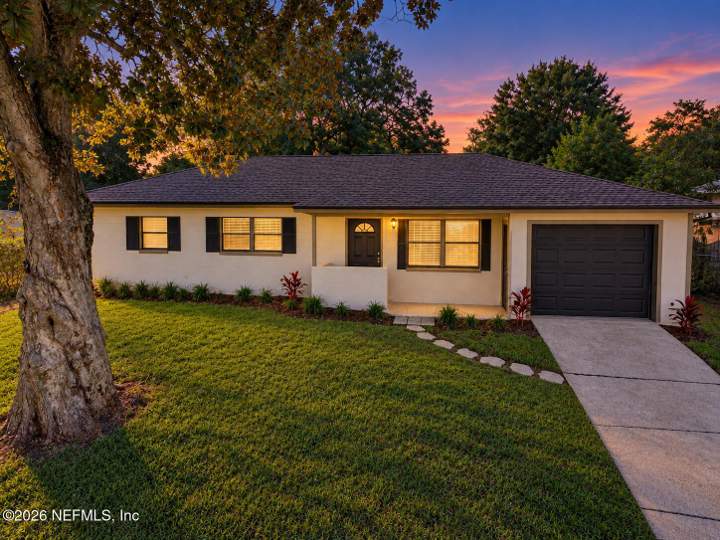 7446 Centauri Road