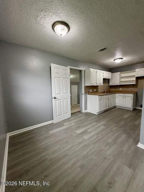 9117 Lingard Avenue, Jacksonville FL - photo 9 of 30