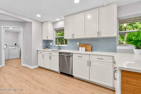 1215 Lamanto Avenue, Jacksonville FL - photo 16 of 56