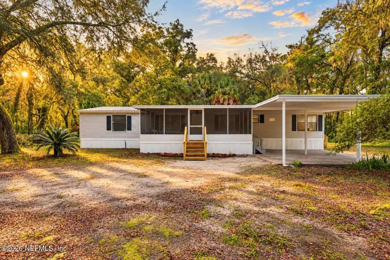 3 bedroom Mobile Home at 300 E Kansas Street, Florahome, Florahome — photo 2