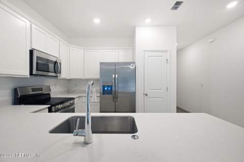 654 Holly Lakes Drive, Orange Park FL - photo 9 of 51