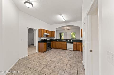 5935 Long Cove Drive, Jacksonville FL - photo 8 of 35