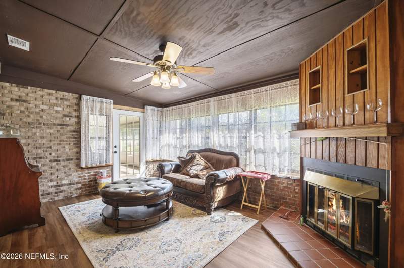 4 bedroom Single Family Residence at 4145 Appaloosa Road, Long Bay, Middleburg — photo 4