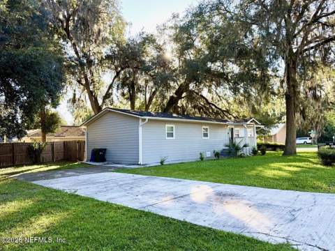 600 Lemon Street, Green Cove Springs FL - photo 7 of 34