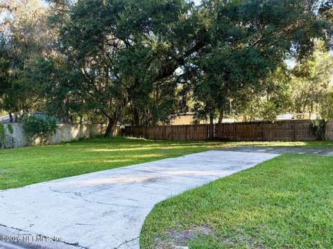 600 Lemon Street, Green Cove Springs FL - photo 8 of 34