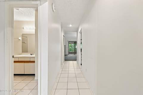 4166 Rollingwood Court, Jacksonville FL - photo 6 of 43
