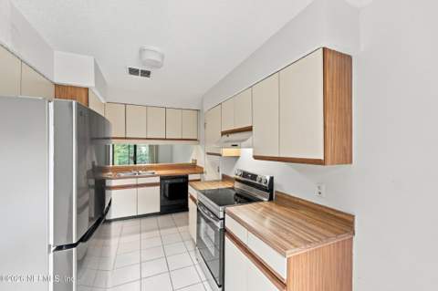 4166 Rollingwood Court, Jacksonville FL - photo 13 of 43