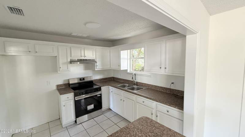 3 bedroom Single Family Residence at 9256 5th Avenue, Armstrong Riverview, Jacksonville — photo 5