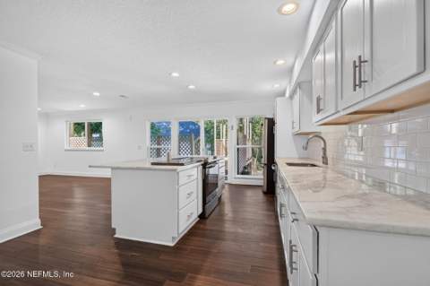 12798 Wilderness Lane, Jacksonville FL - photo 11 of 58