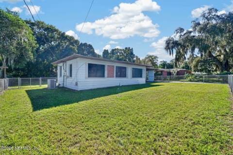 211 Fern Street, Palatka FL - photo 6 of 47