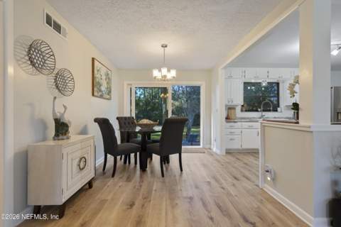 752 Acapulco Road, Jacksonville FL - photo 6 of 40