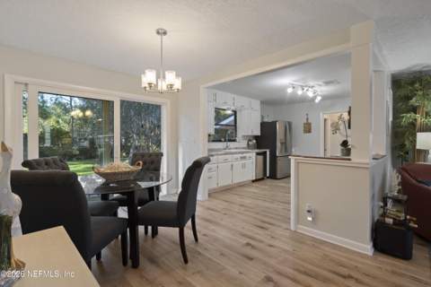 752 Acapulco Road, Jacksonville FL - photo 7 of 40